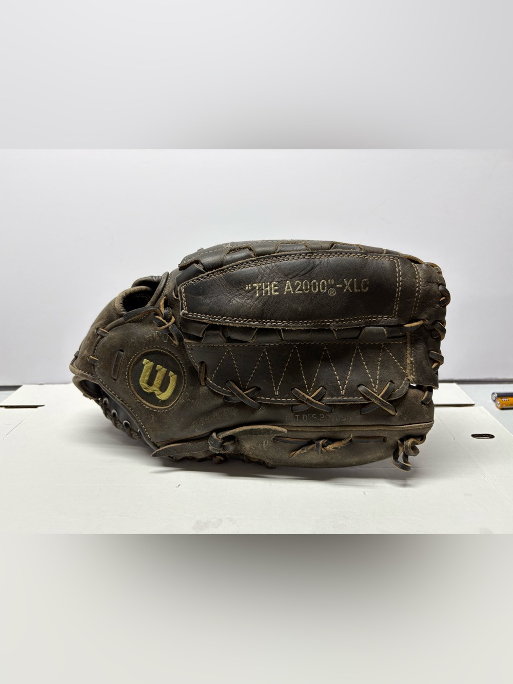 Wilson Pro Back A2000-XLC Dual Hinge RHT Leather Baseball Glove EUC